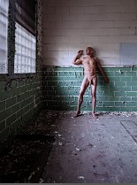 AL_MattSmith_S04_SC_016A9971_ALrcV_AloneAgainstTheDecay